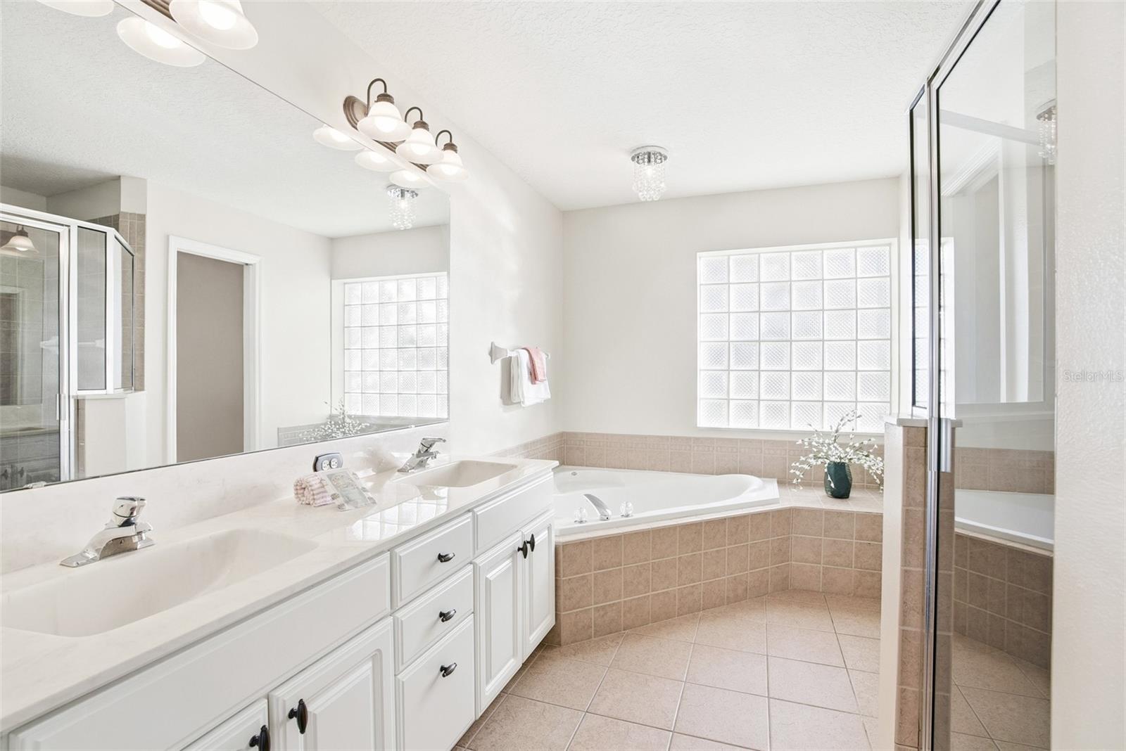 VINEYARD ESTATES SUB - Residential