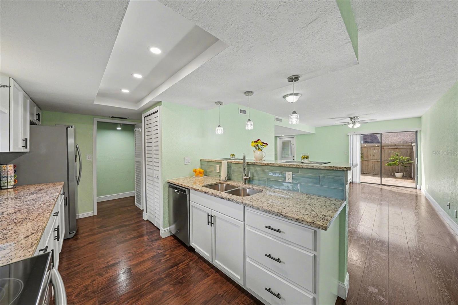 MEADOWOOD CONDO VILLAGE THREE - Residential