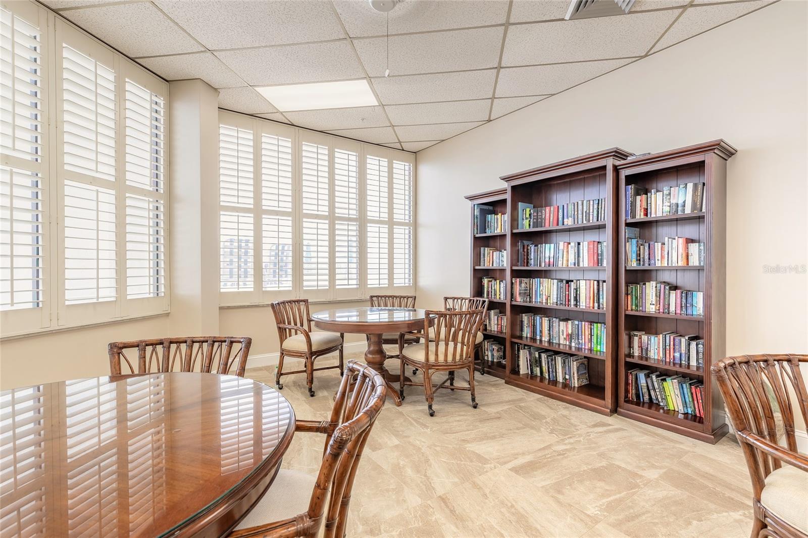 OCEAN 02 CONDO - Residential