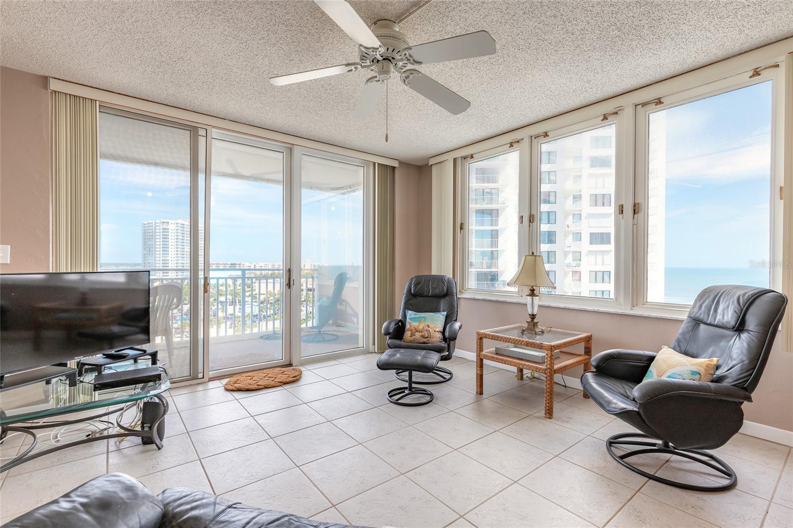 OCEAN 02 CONDO - Residential