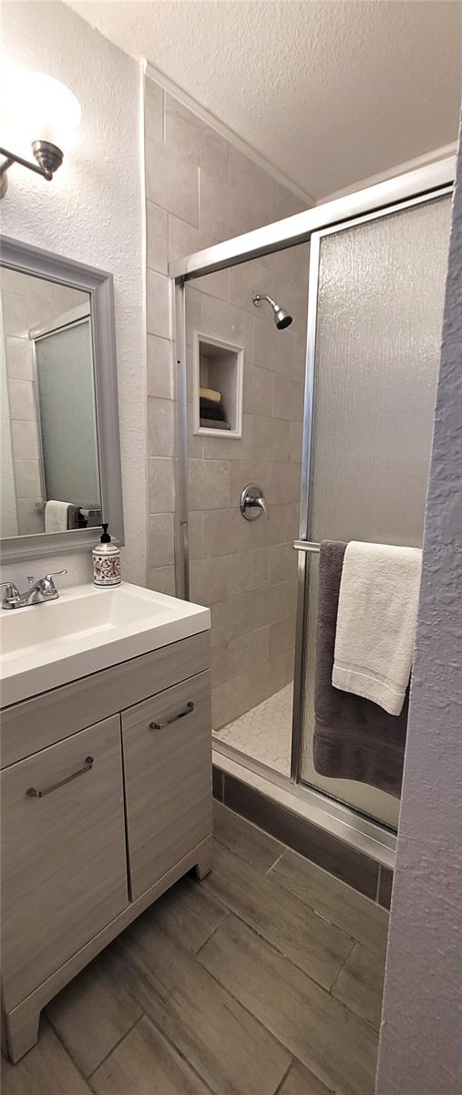 ISLE CATALINA - Residential Lease