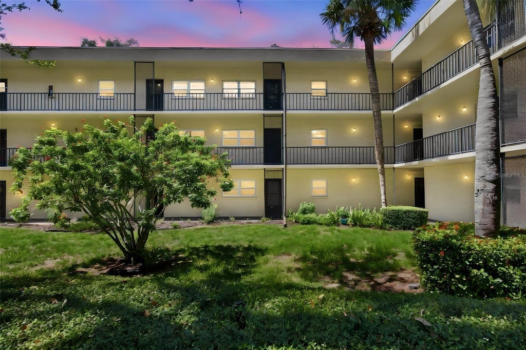 Photo of 11485 Oakhurst Road #1200-214, Largo, FL 33774 (MLS # TB8555563)