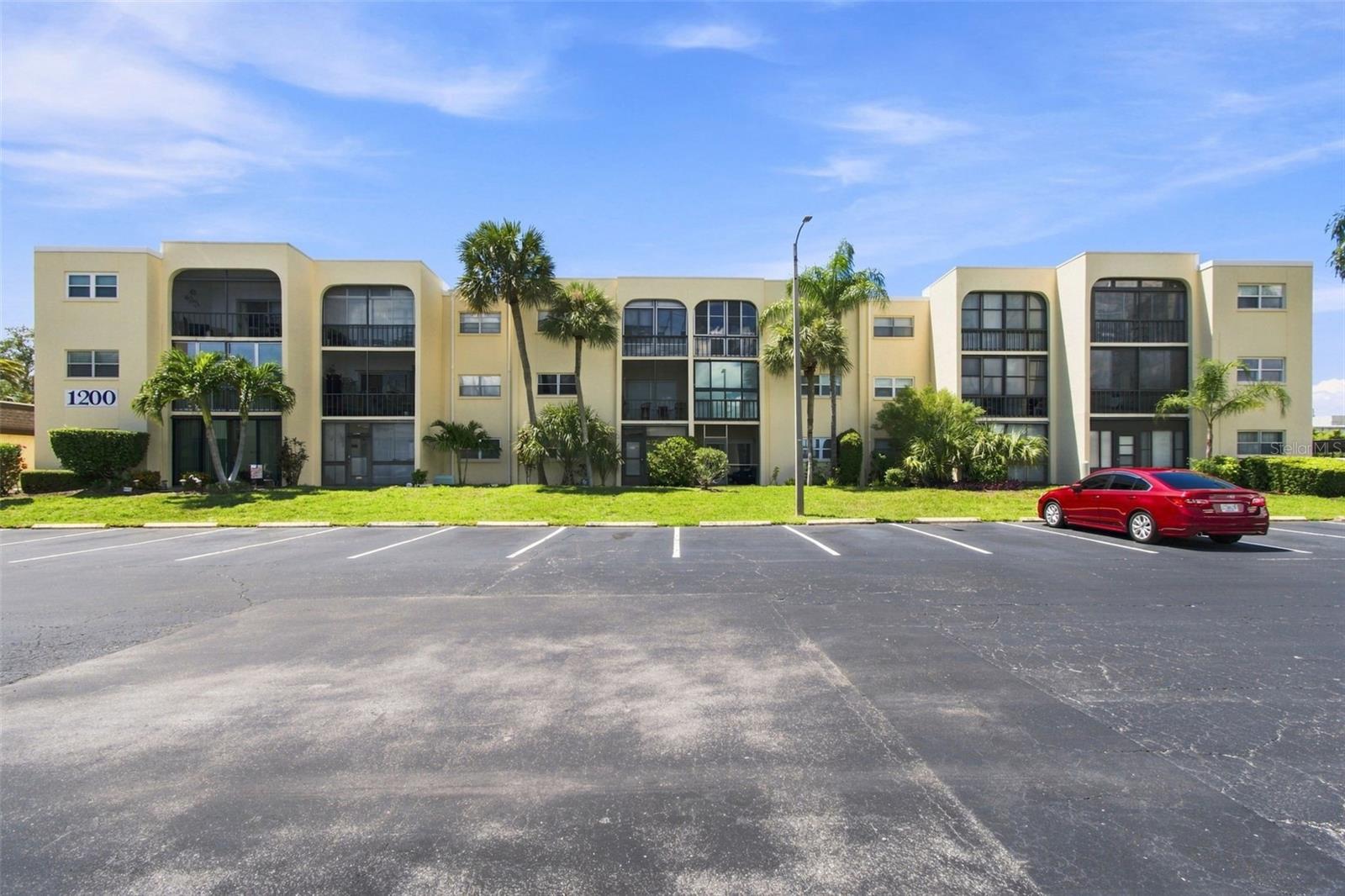 11485 OAKHURST ROAD 1200-214