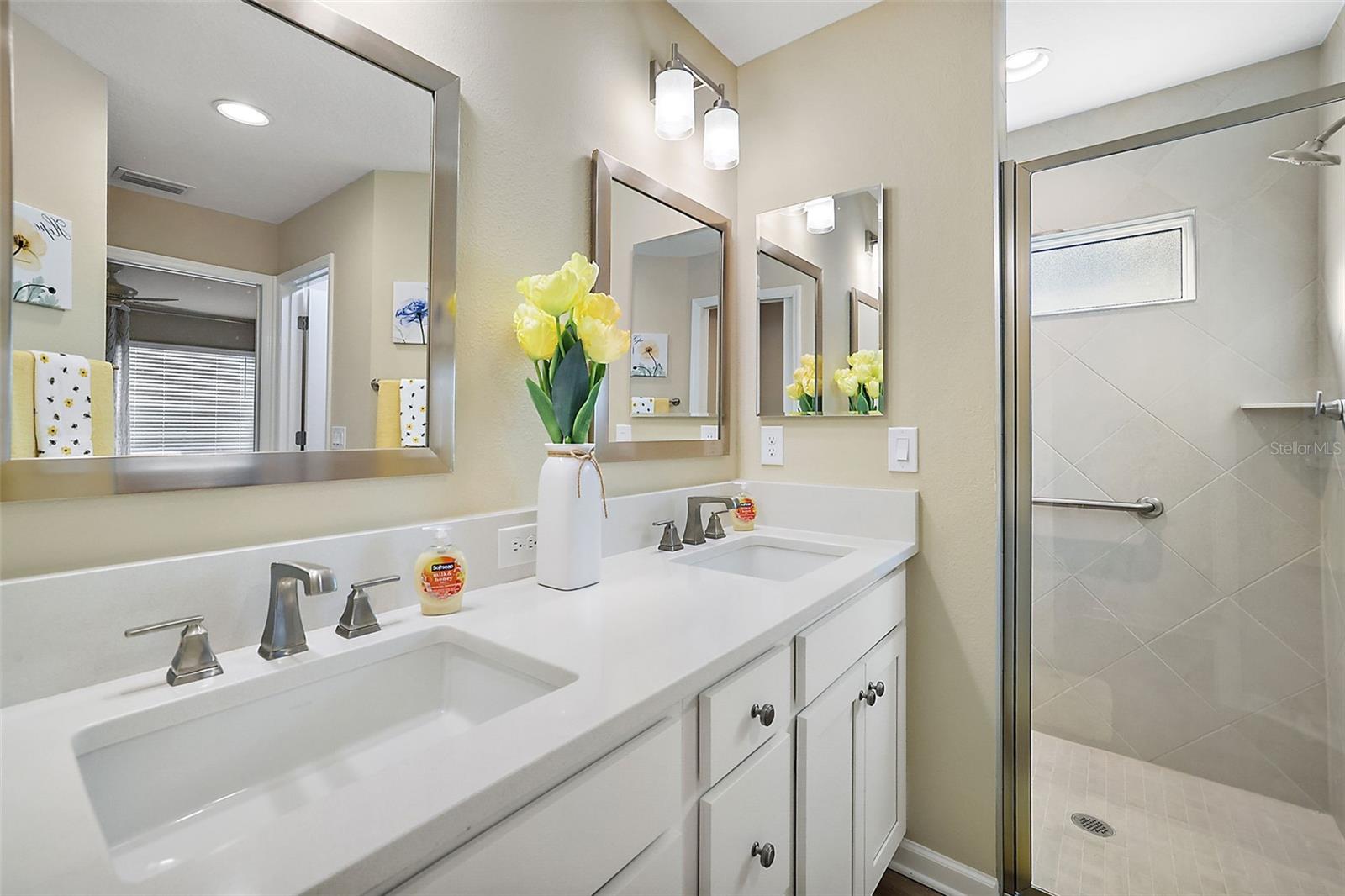 VILLAGES/WEST LAKE UN 49 - Residential