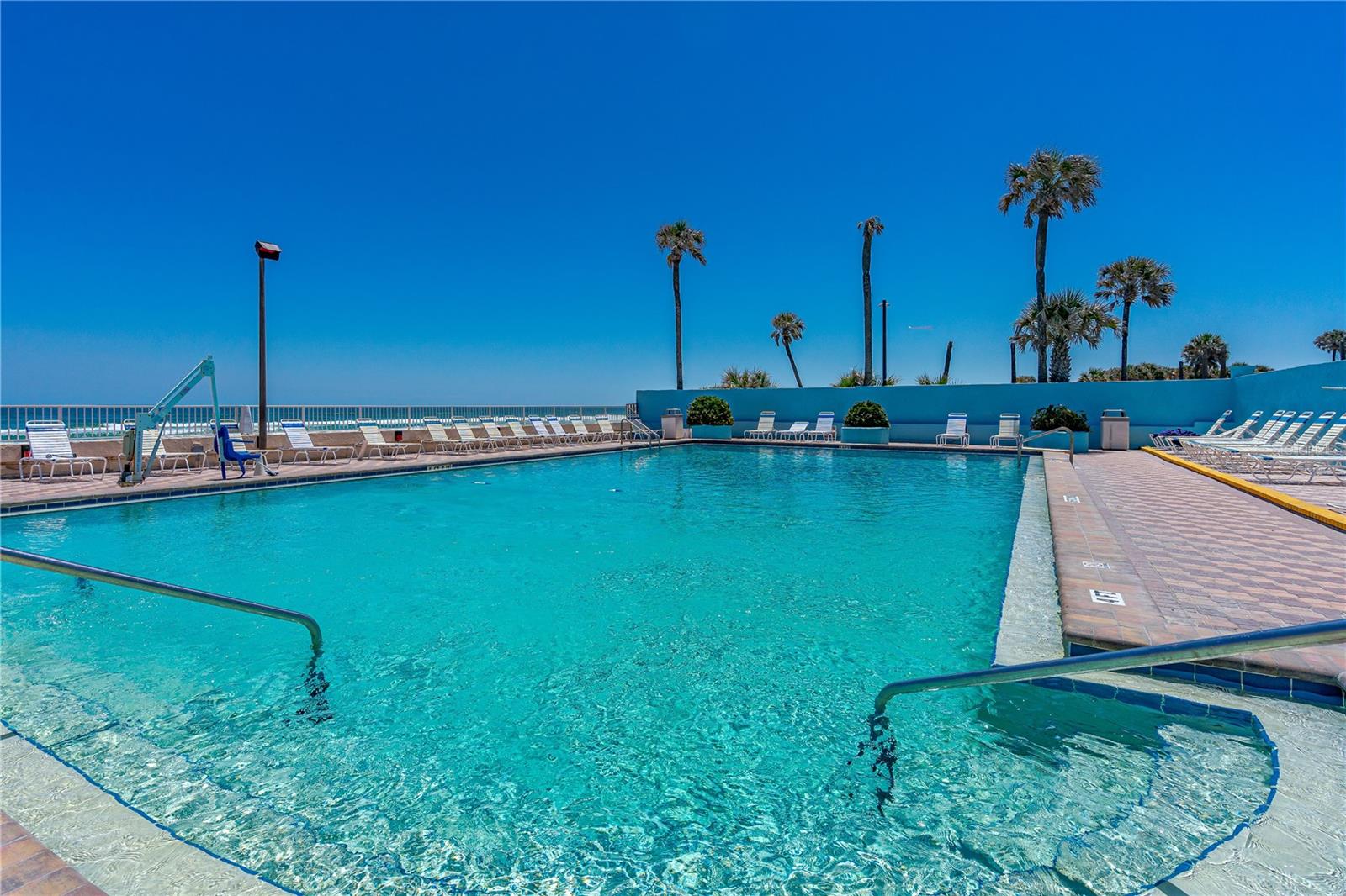 FOUNTAIN BEACH RESORT - Residential