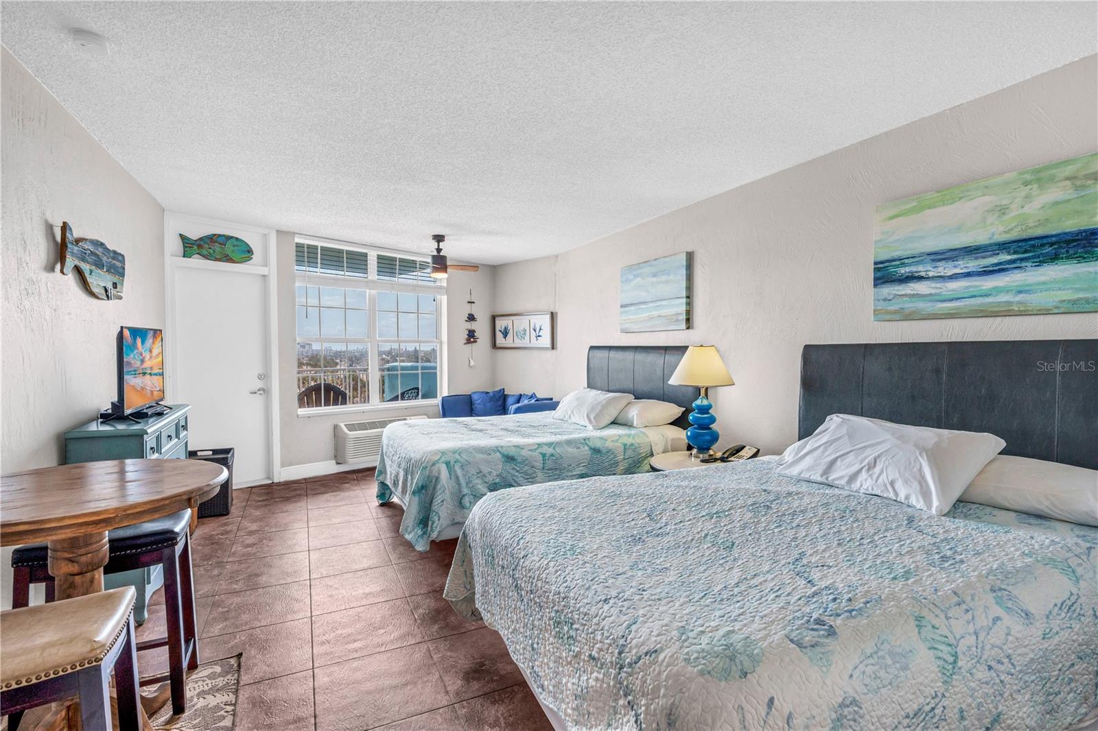 FOUNTAIN BEACH RESORT - Residential