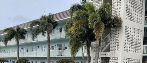 Photo of 7 Dunoon Place #203, Dunedin, FL 34698 (MLS # W7880069)