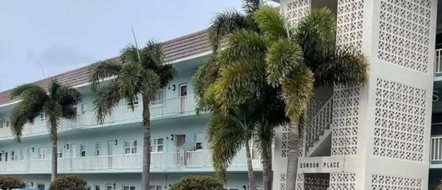 Waterfront and beautiful! Totally renovated top to bottom one bedroom one bath condo with lanai and beautiful views. NEW HVAC, NEW ROOF 2025.  Walking distance to Honeymoon Island. Steps to the Dunedin causeway to walk, lay on the beach or rent a kayak. Take the ferry from Honeymoon Island to Caladesi Island for the day with beautiful beaches and a concession stand. Waterfront pool, gym in the clubhouse, tennis and pickle ball courts, bocce ball and shuffle board. Close to charming downtown Dunedin with great restaurants, breweries and shopping. Palm Harbor is close by for great restaurants. And delicious greek food is a few miles up the road in Tarpon Springs..