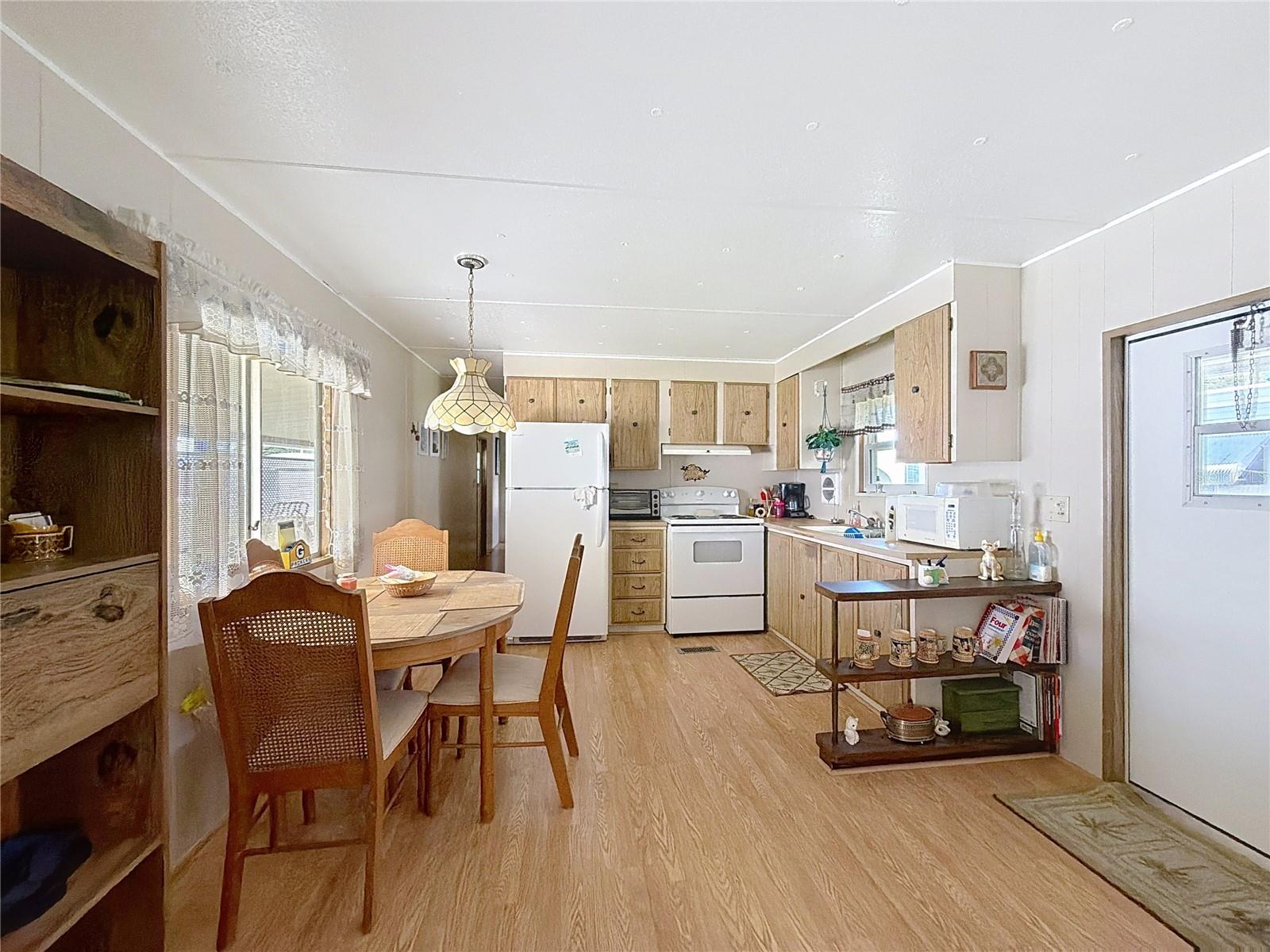 LAKESIDE RANCH FOR MOBILE HOMES - Residential