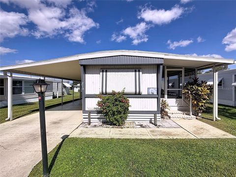 Photo of 213 Lakeside Ranch Circle, Winter Haven, FL 33881 (MLS # S5136995)