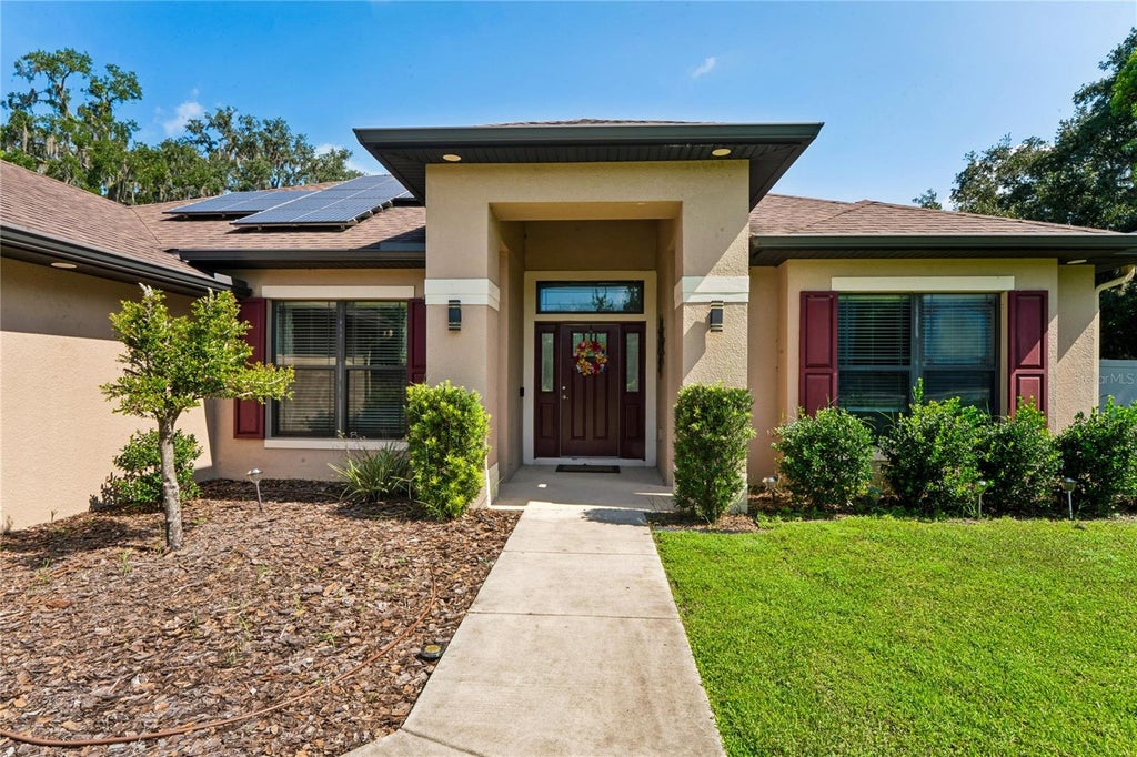 Photo of 27725 Century Oaks Court, Dade City, FL 33525 (MLS # TB8541431)