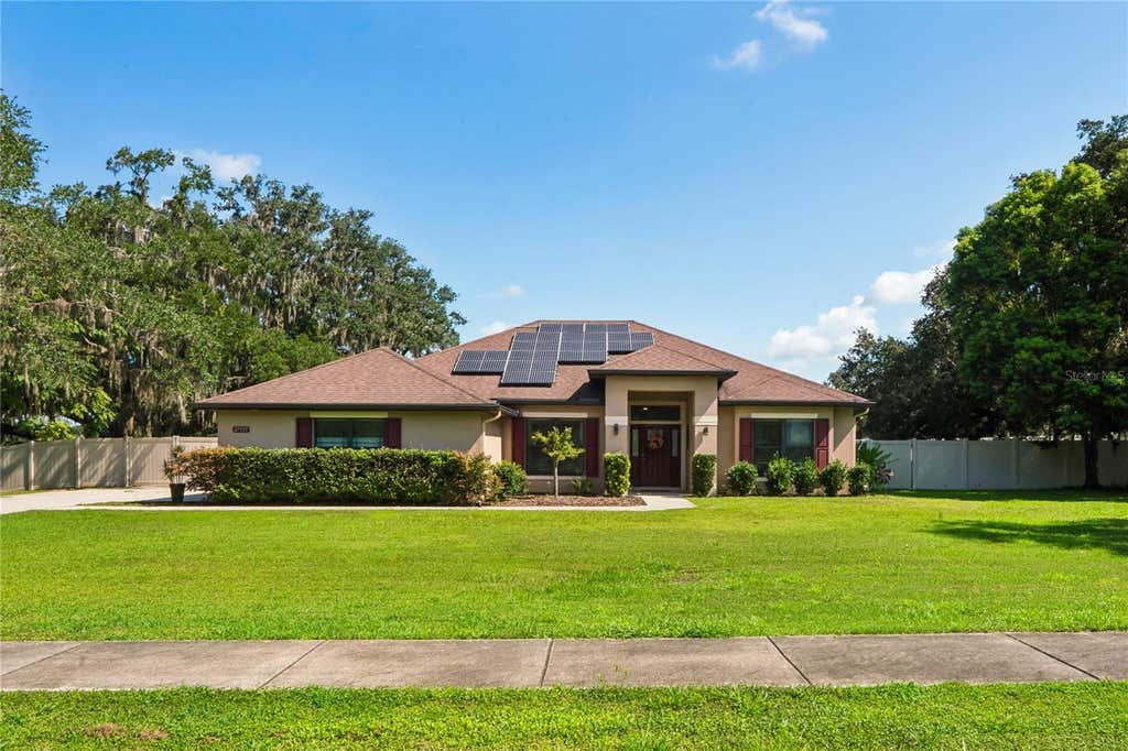 Photo of 27725 Century Oaks Court, Dade City, FL 33525 (MLS # TB8541431)