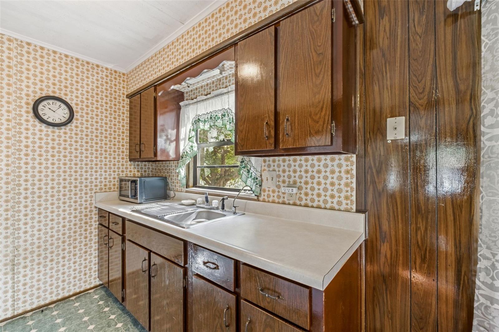 COLONNADES 3RD SEC - Residential