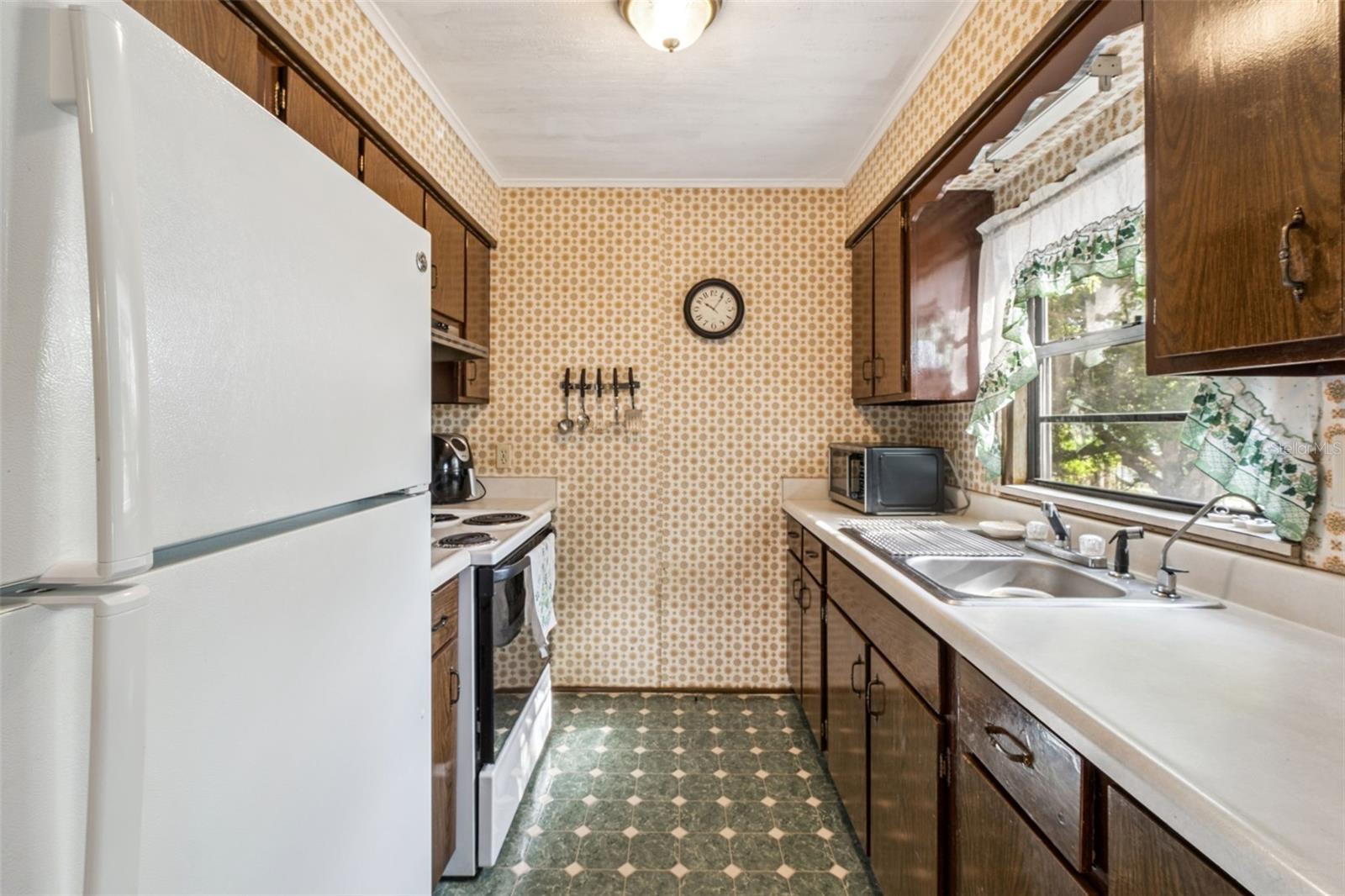 COLONNADES 3RD SEC - Residential