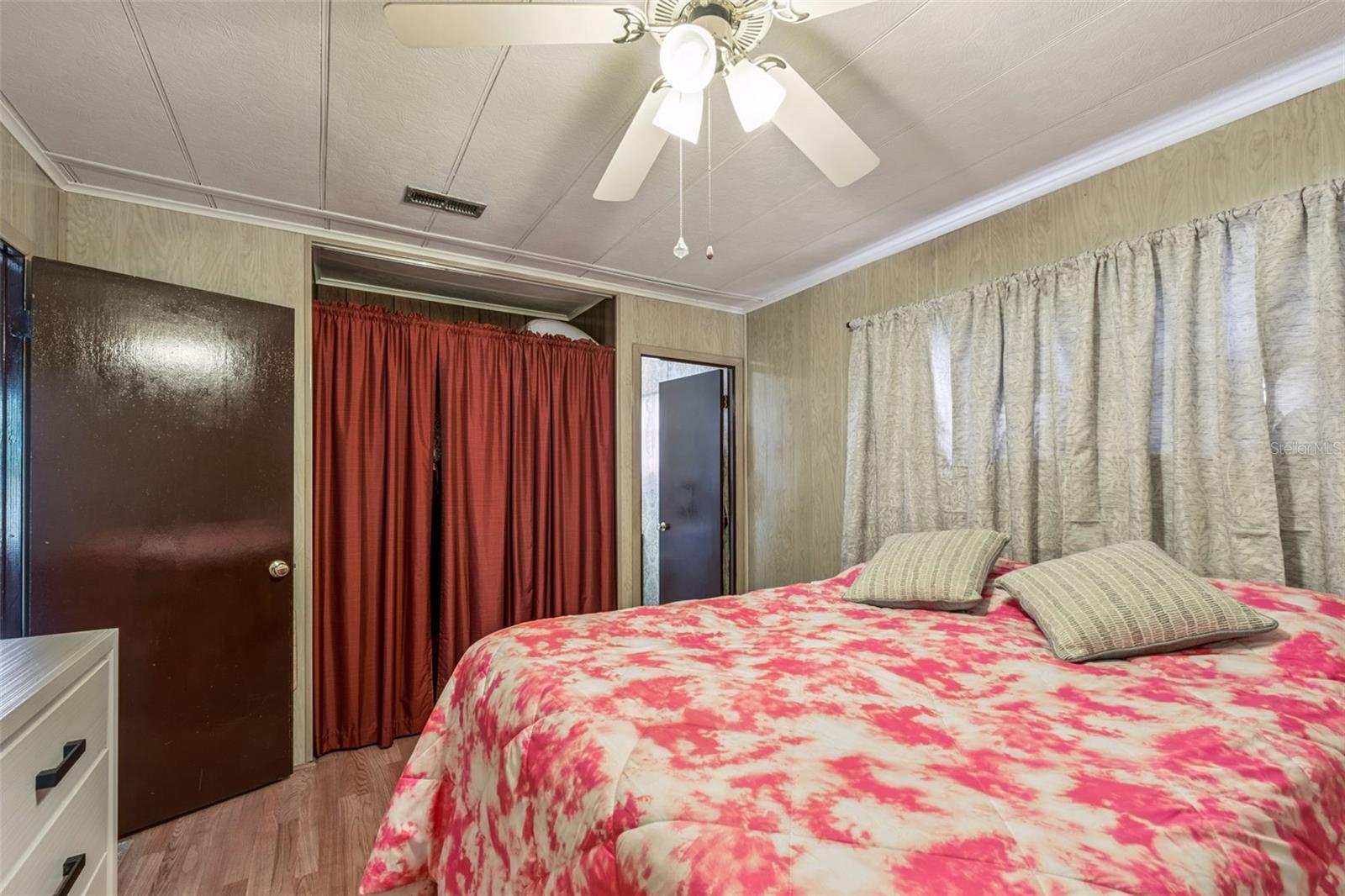 COLONNADES 3RD SEC - Residential