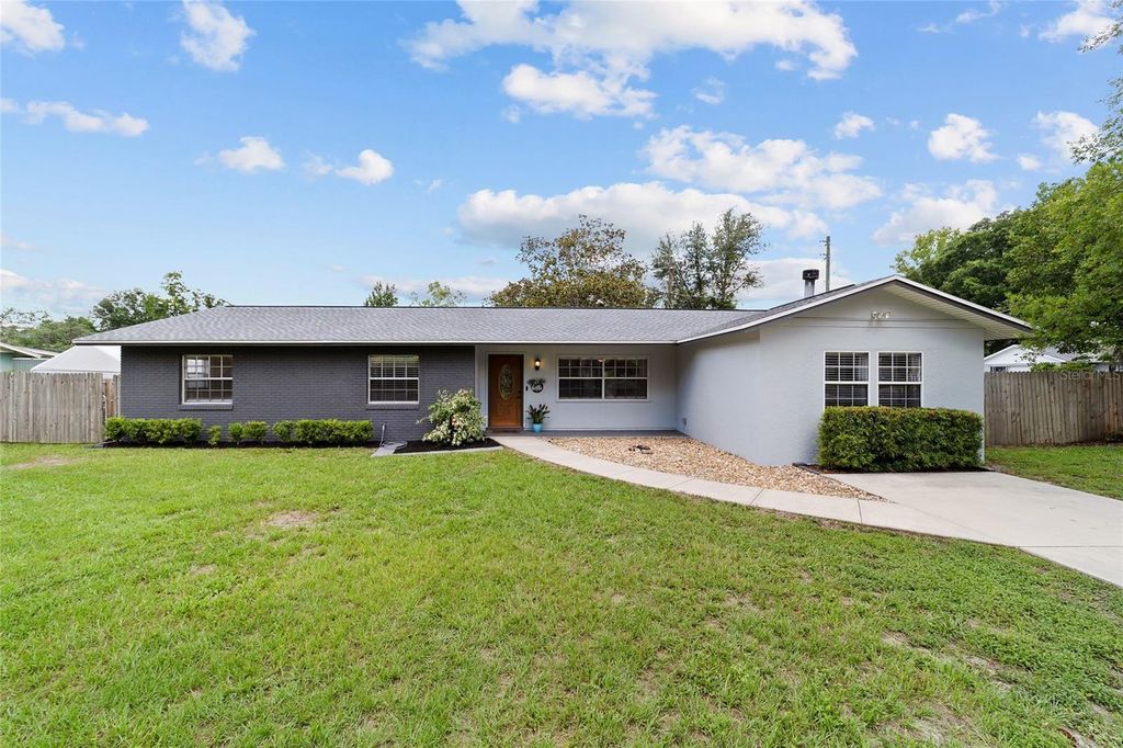 Photo of 5500 SE 2nd Place, Ocala, FL 34480 (MLS # OM704206)