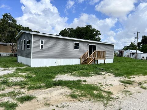 A home in WAUCHULA