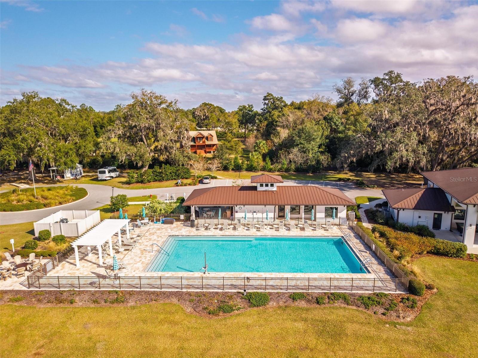 LAKESIDE - Residential