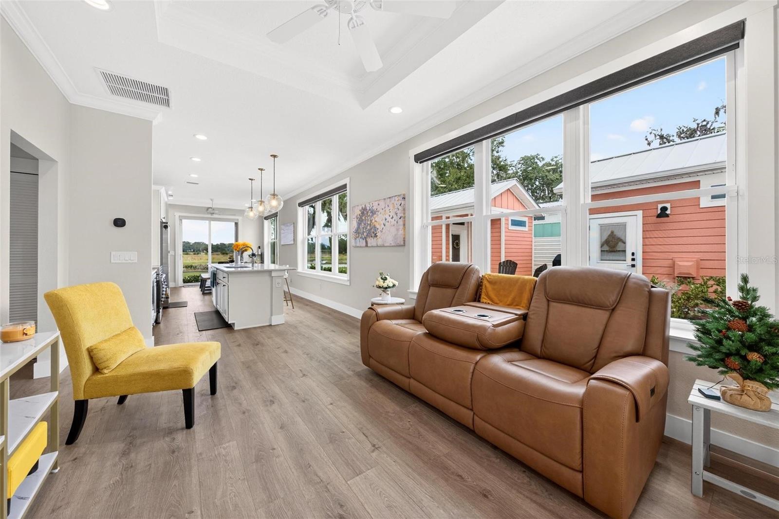 LAKESIDE - Residential