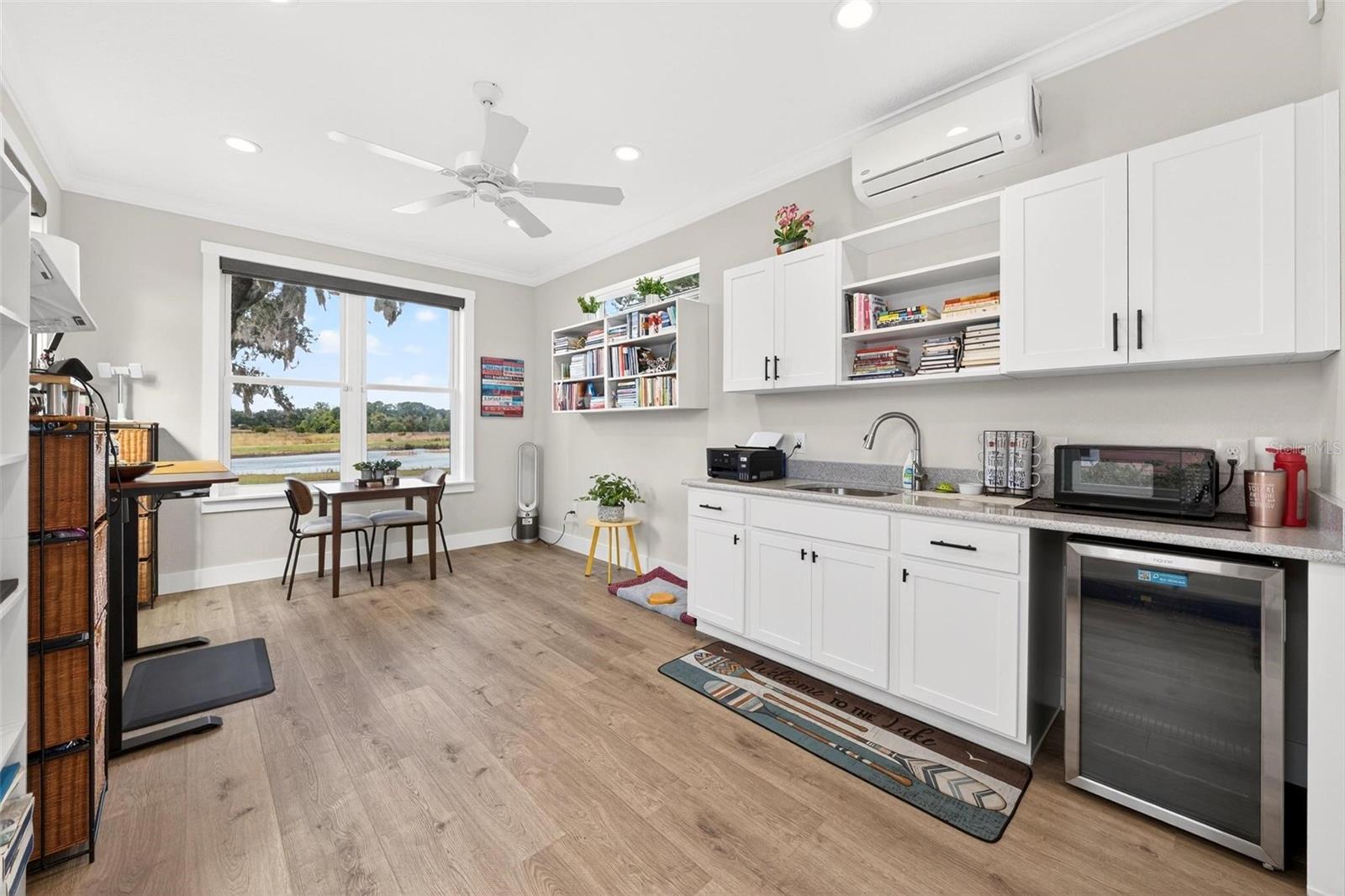 LAKESIDE - Residential