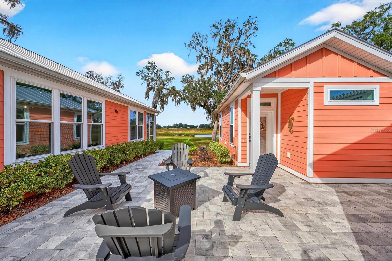 LAKESIDE - Residential