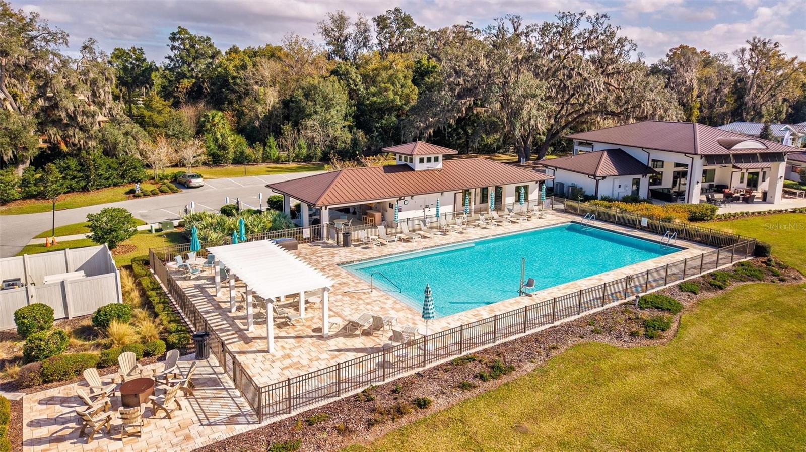 LAKESIDE - Residential