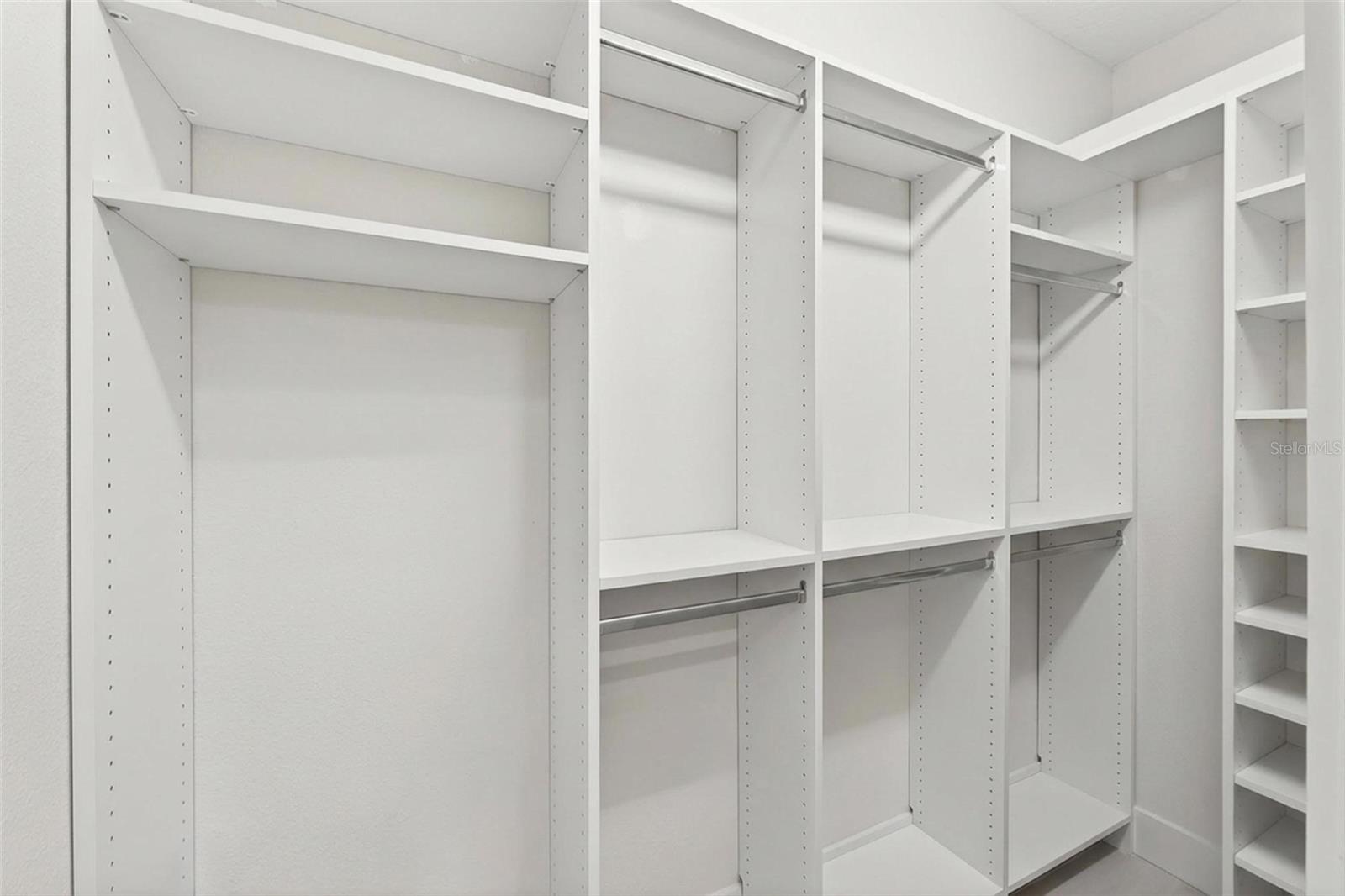 LAKESIDE - Residential