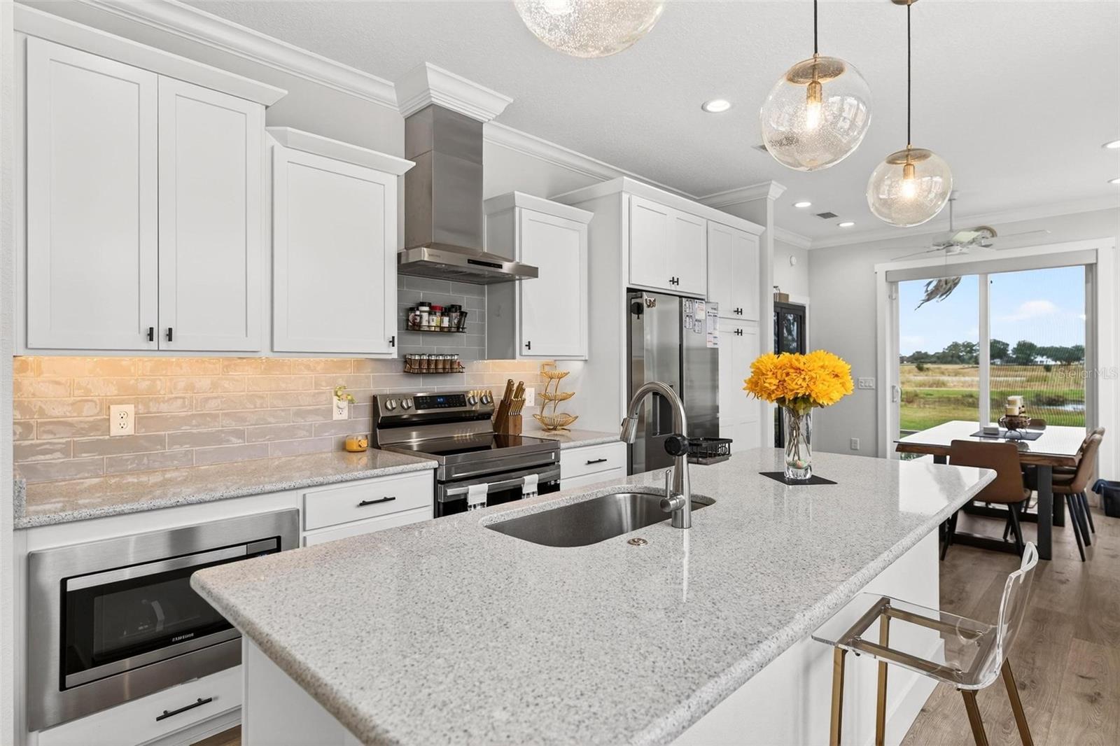 LAKESIDE - Residential