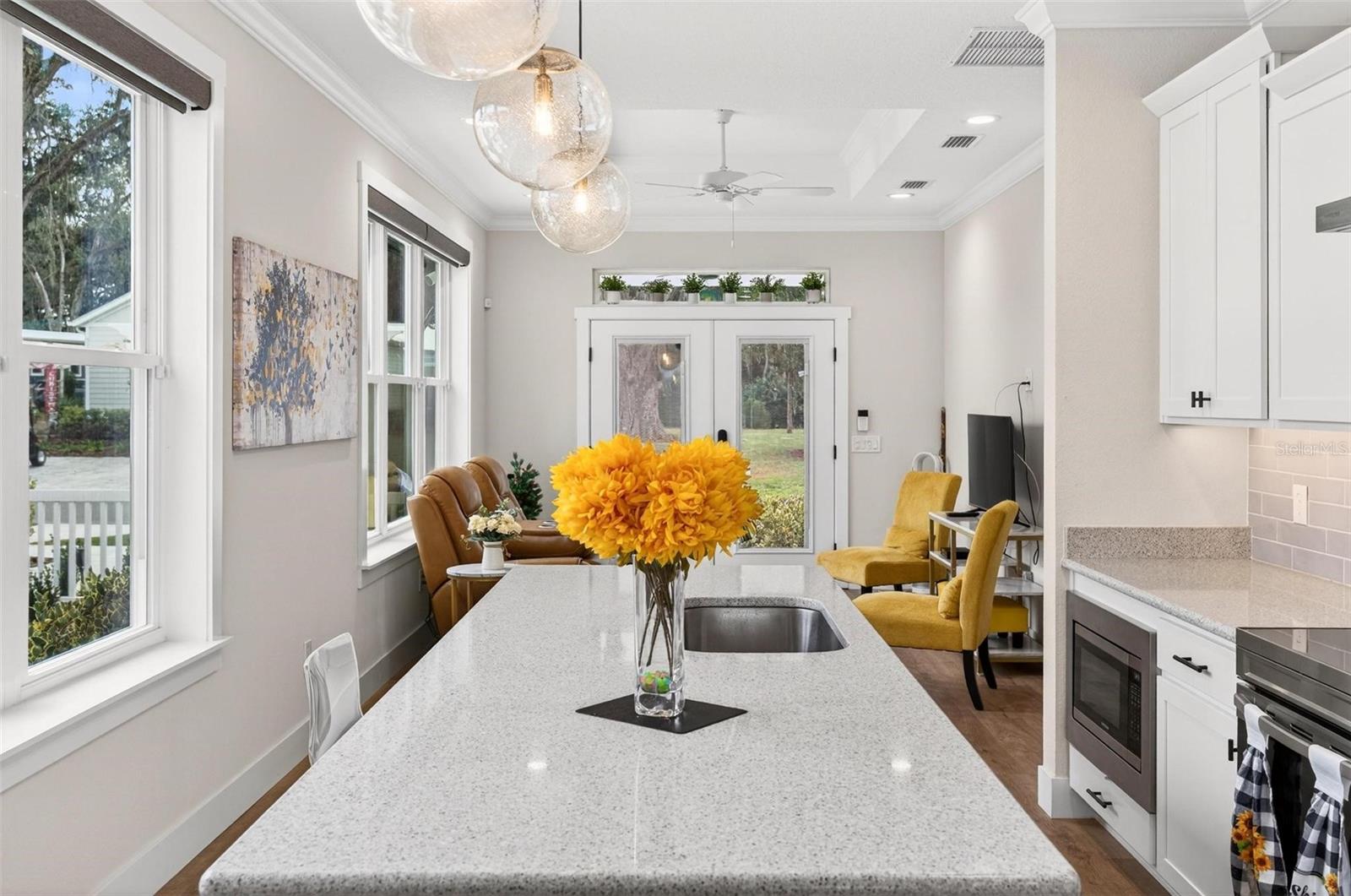 LAKESIDE - Residential