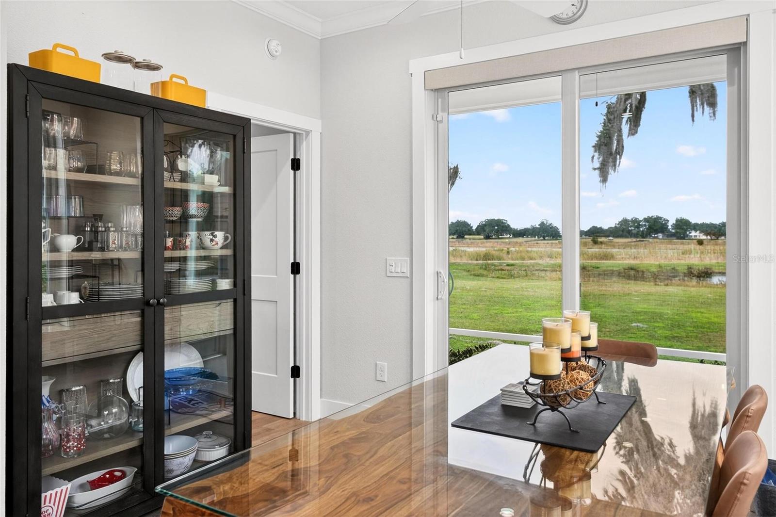 LAKESIDE - Residential