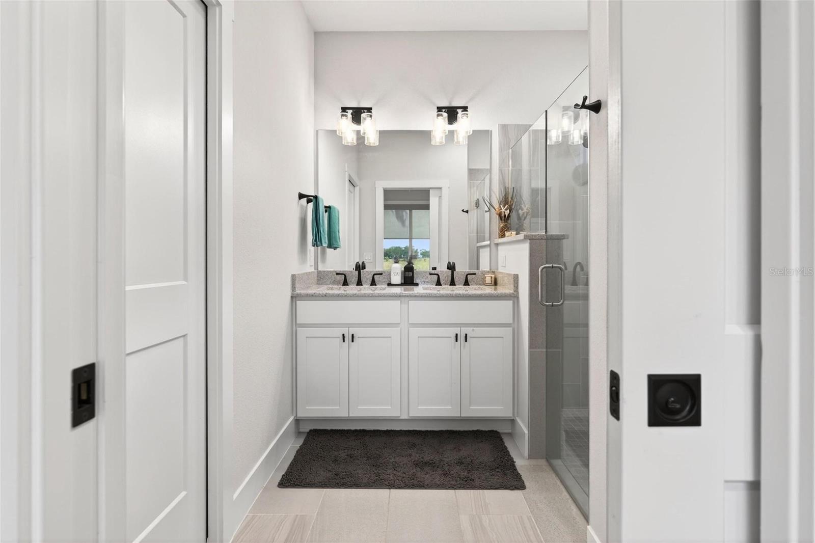 LAKESIDE - Residential