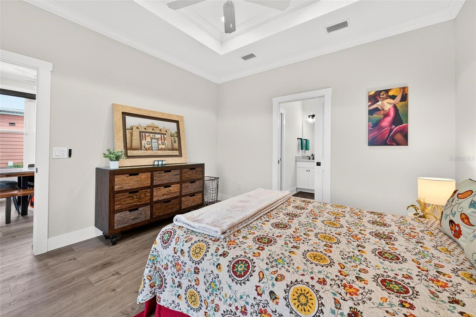 LAKESIDE - Residential