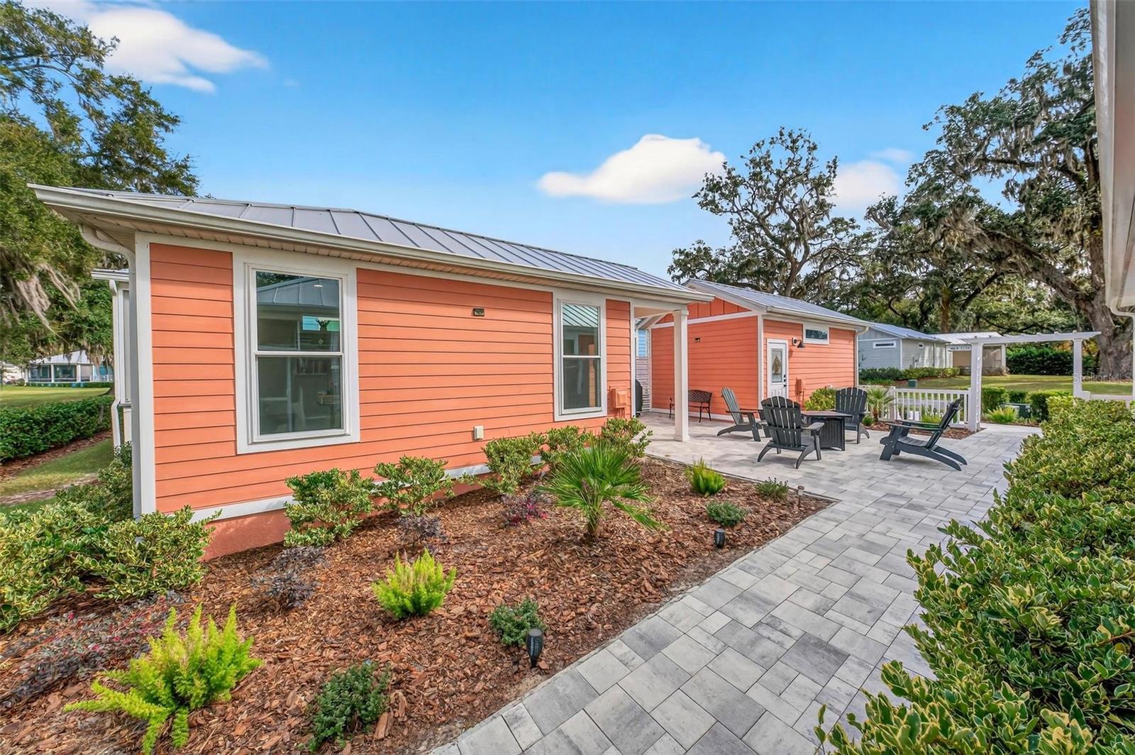 LAKESIDE - Residential