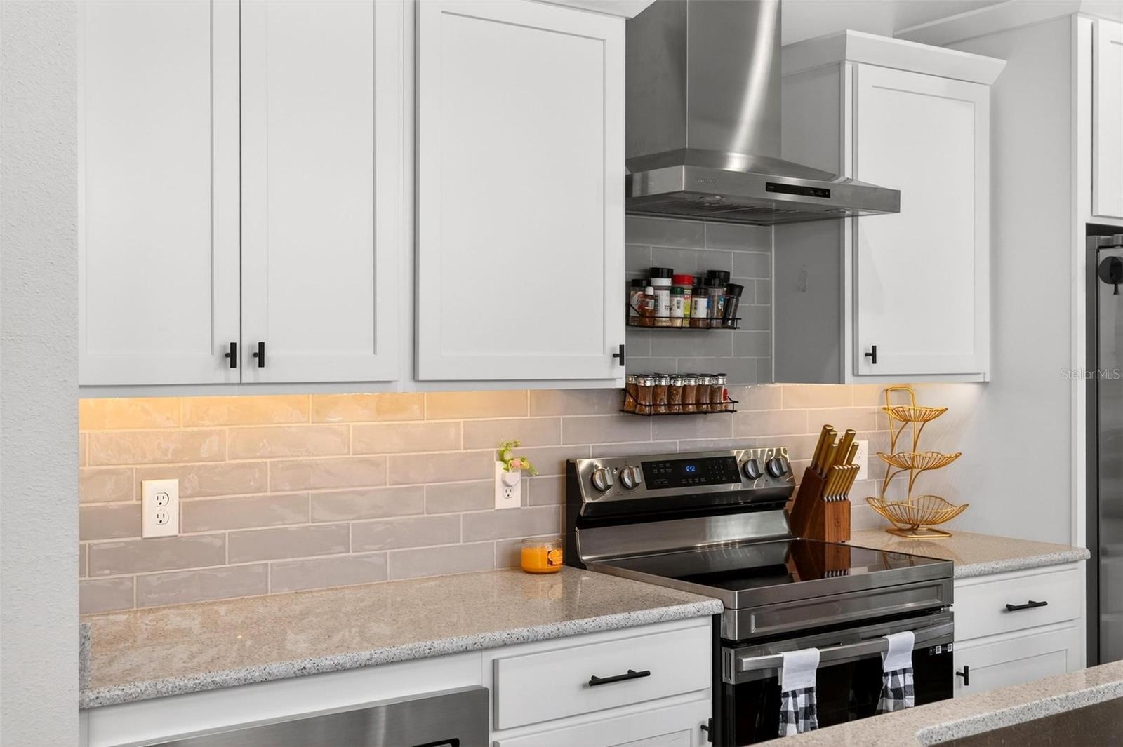 LAKESIDE - Residential