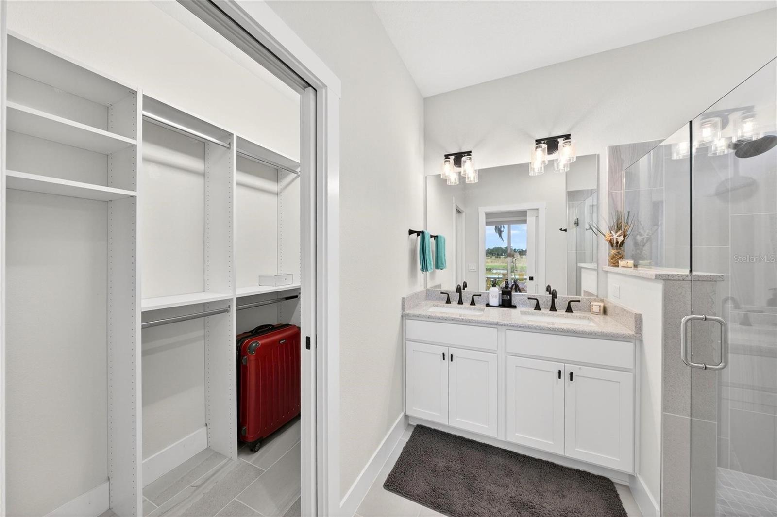 LAKESIDE - Residential