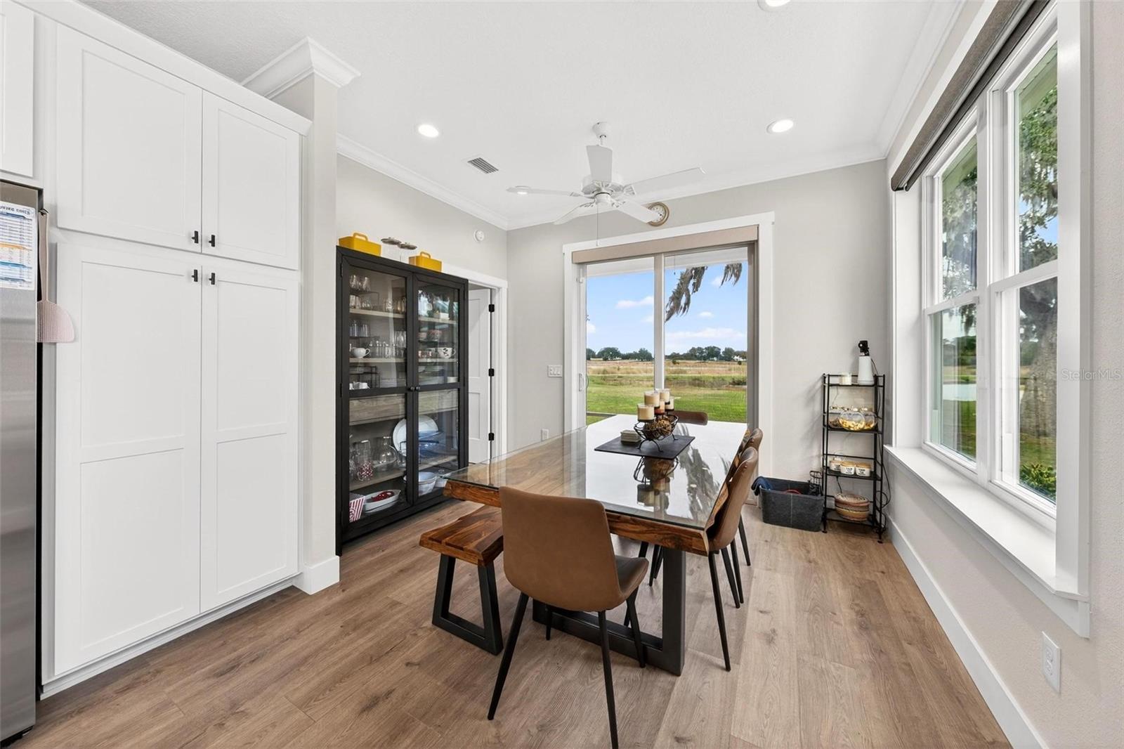 LAKESIDE - Residential