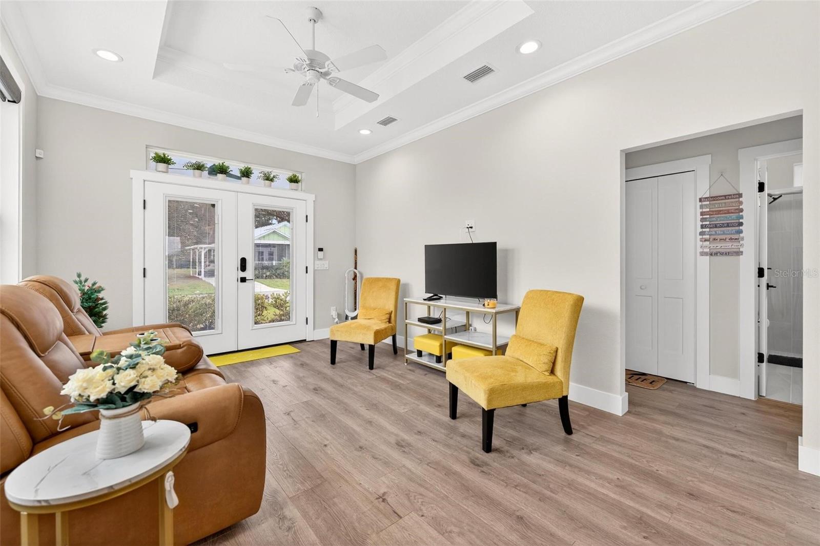 LAKESIDE - Residential