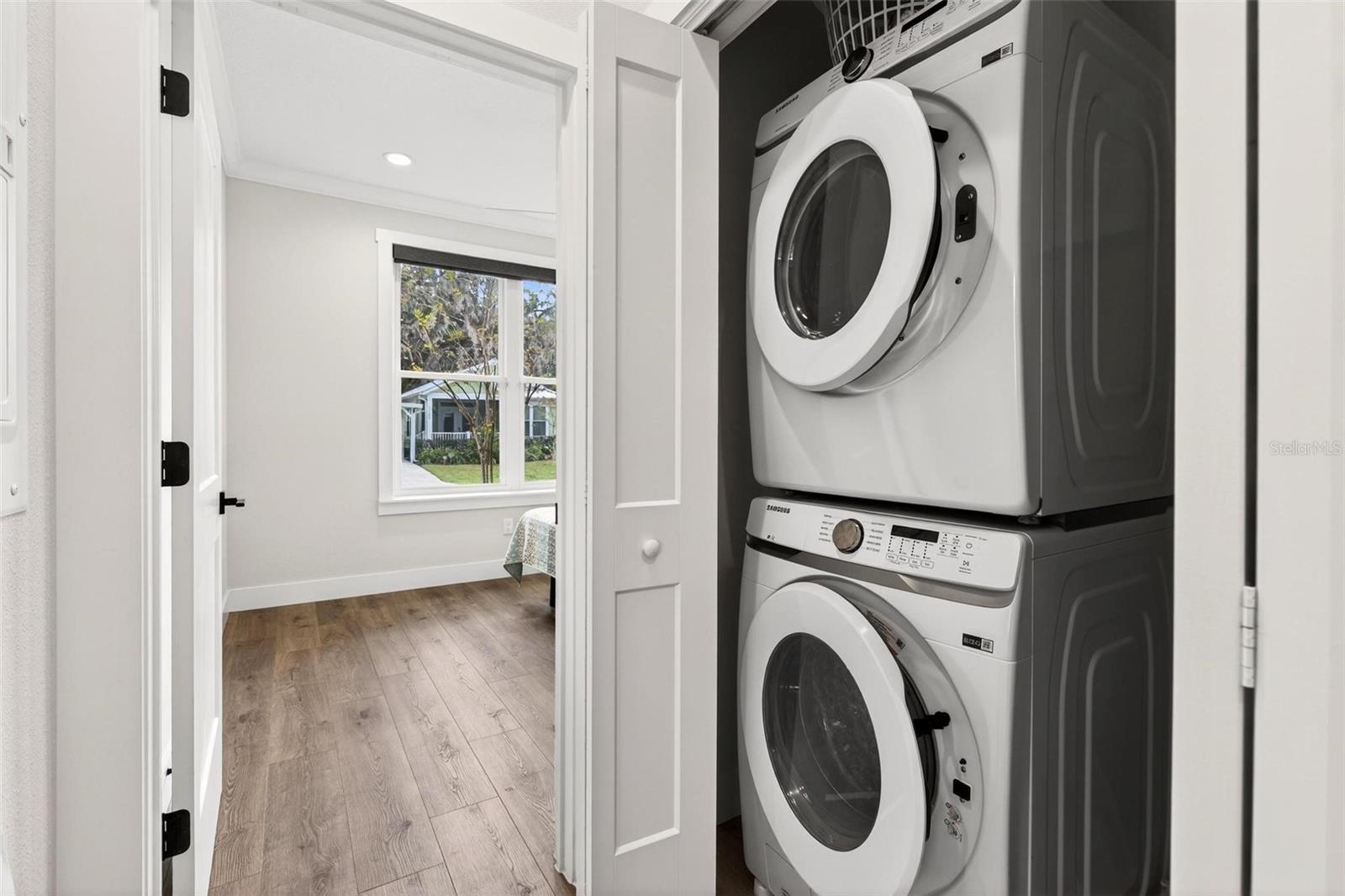 LAKESIDE - Residential