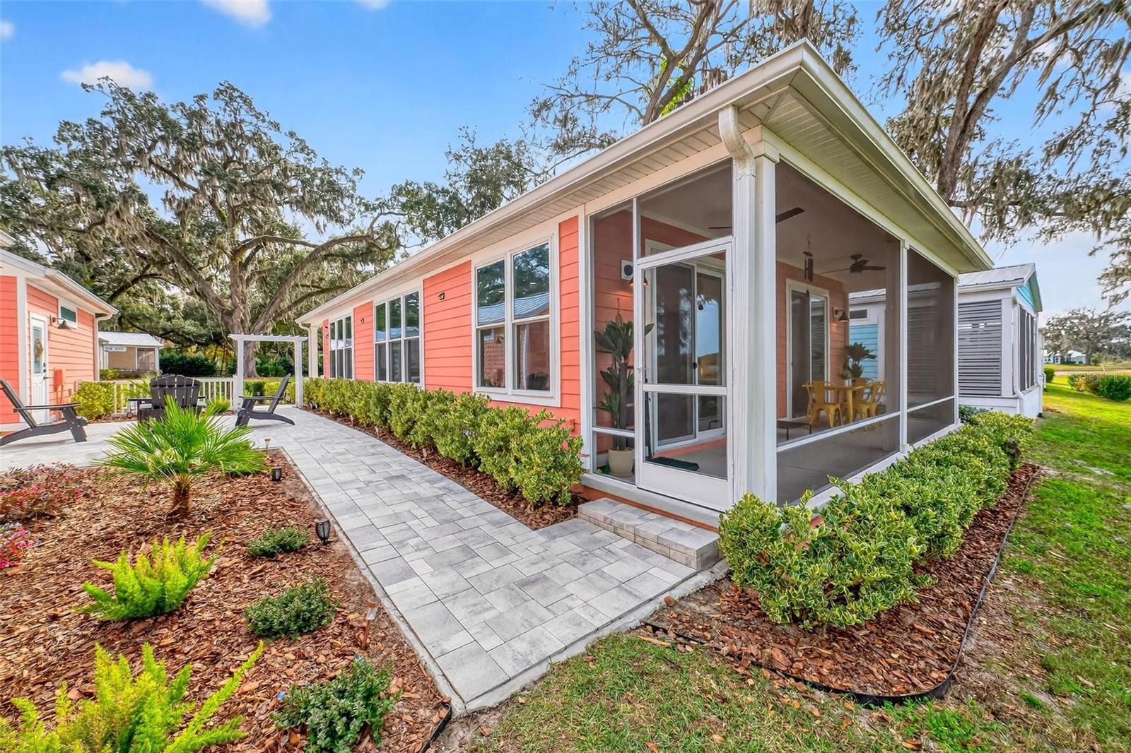 LAKESIDE - Residential