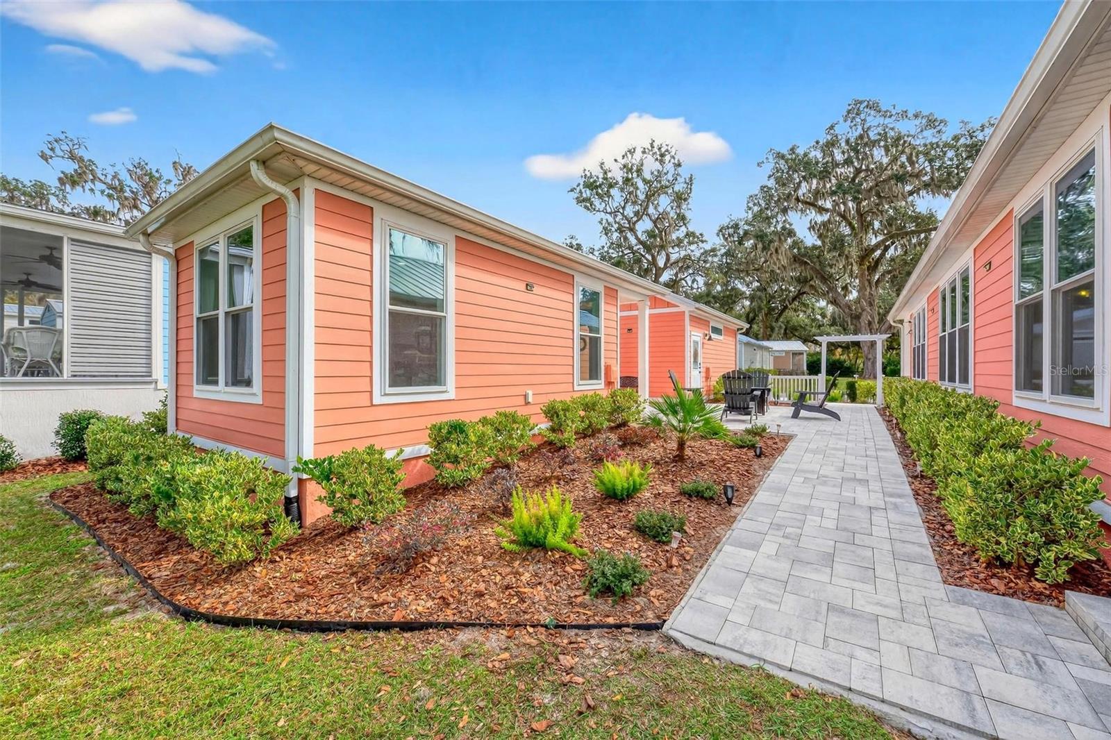 LAKESIDE - Residential