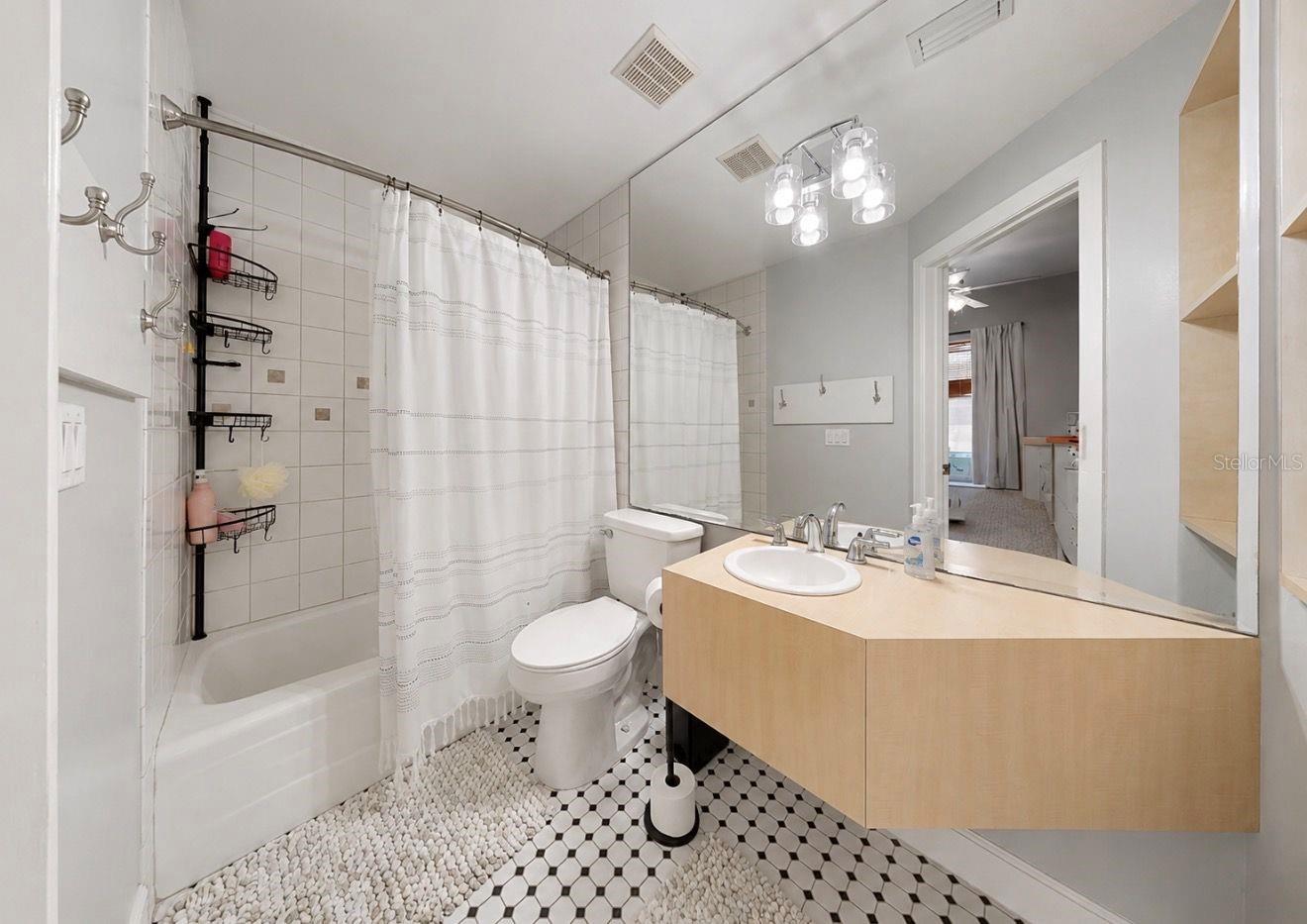 TOMLINSON ACRES - Residential