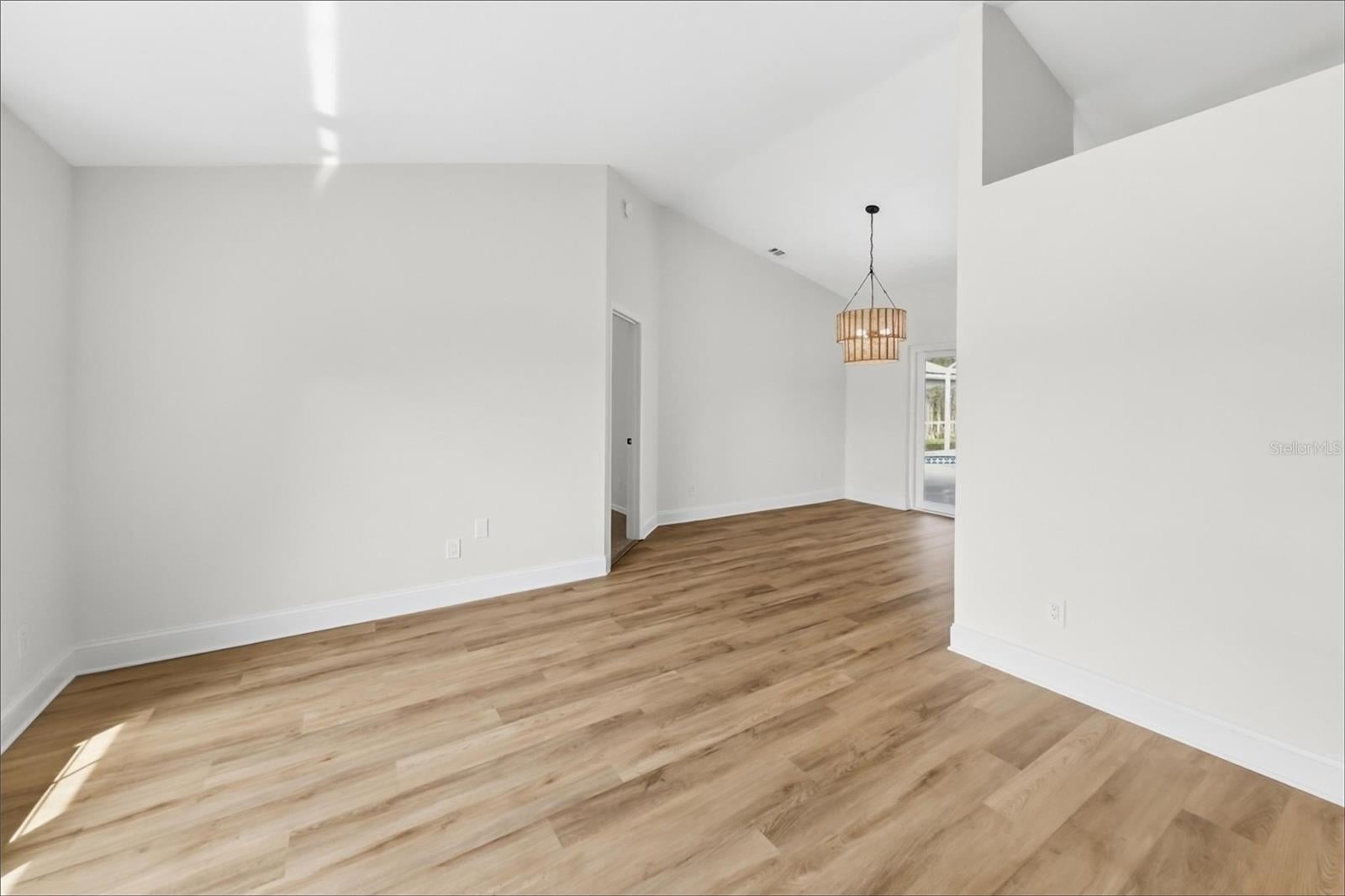 3273 BRENTWOOD LANE