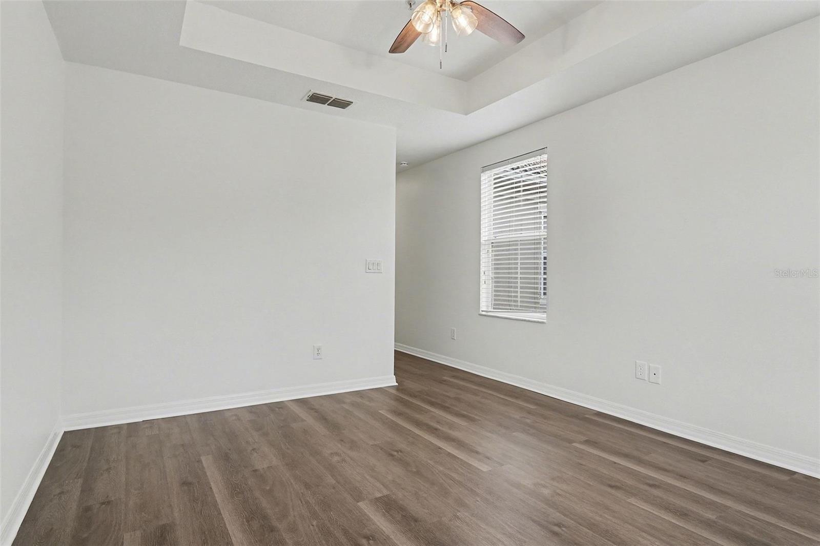 OVIEDO PARK TWNHMS - Residential