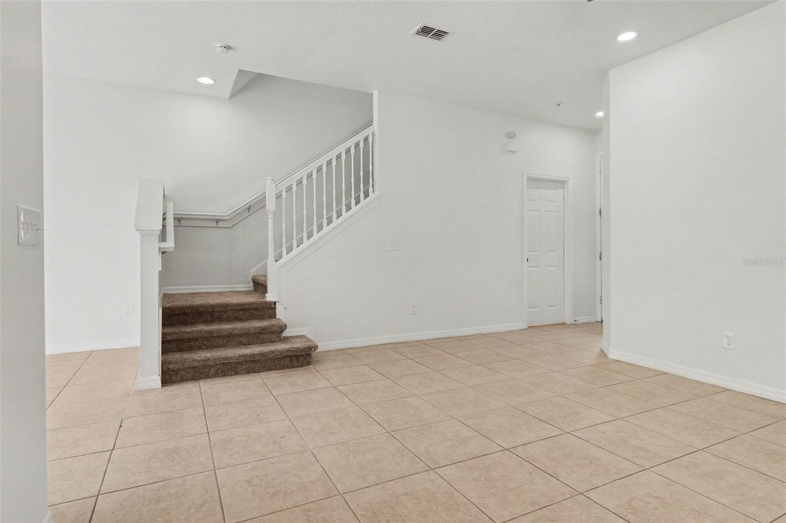 OVIEDO PARK TWNHMS - Residential