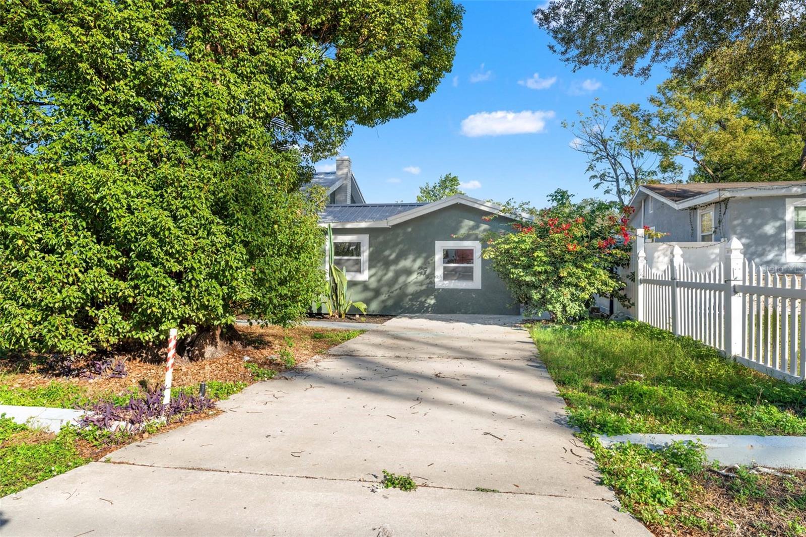 MANOR HILLS SUB - Residential Lease