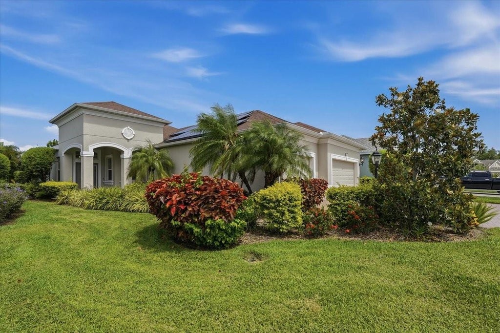 Photo of 3613 Woodcliff Lake Terrace, Sarasota, FL 34243 (MLS # A4696019)