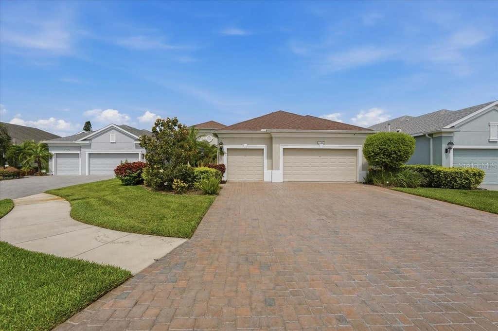Photo of 3613 Woodcliff Lake Terrace, Sarasota, FL 34243 (MLS # A4696019)