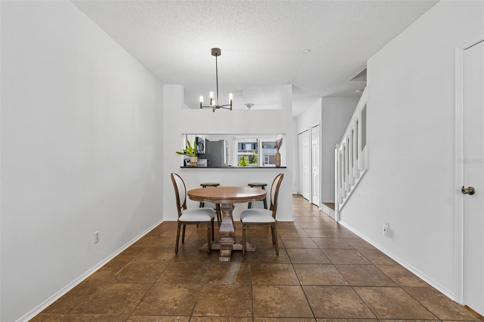 COUNTRYSIDE KEY - Residential