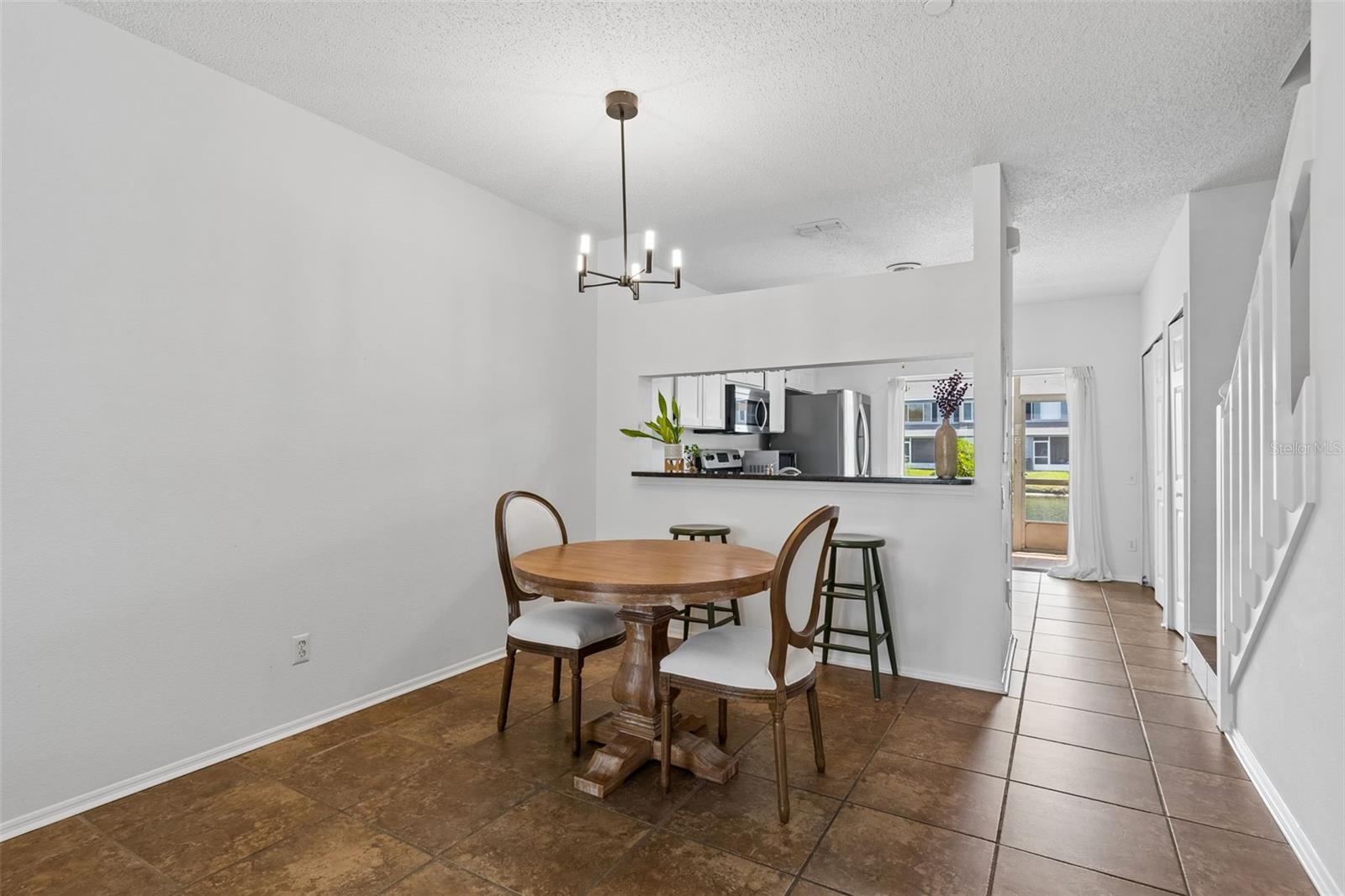COUNTRYSIDE KEY - Residential