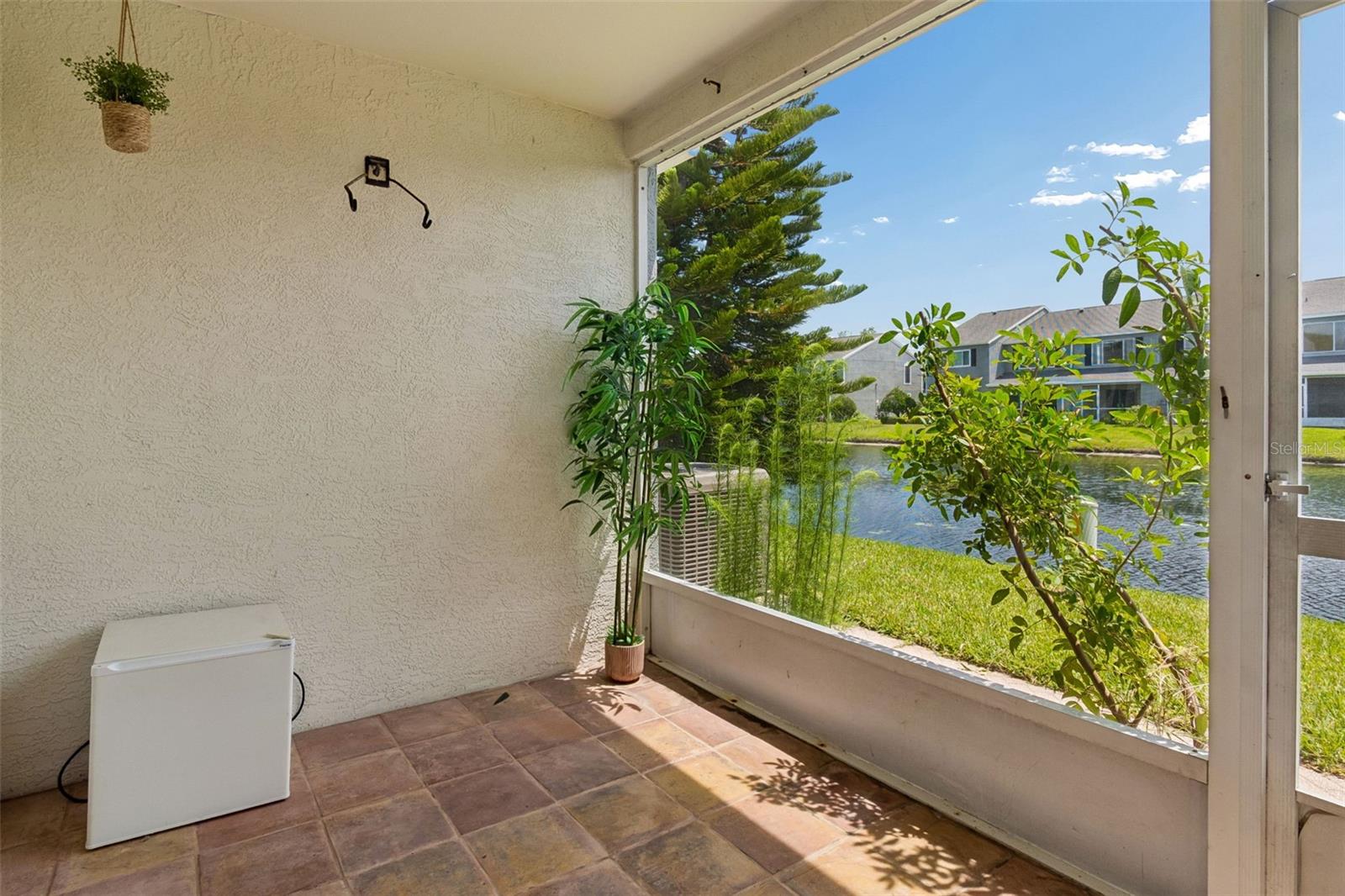 COUNTRYSIDE KEY - Residential